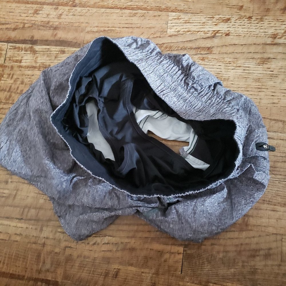 Lululemon Tracker Short - Picture 6 of 9